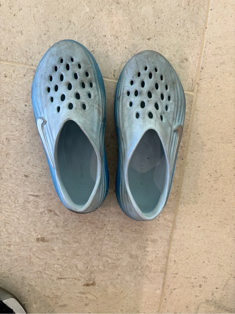 Nike lightweight slip